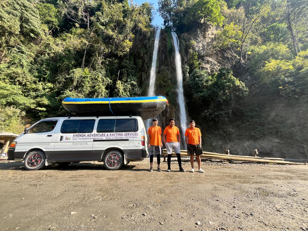 Khenda Adventure team with their rafting equipment